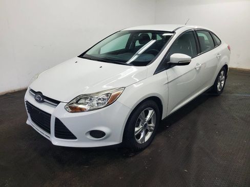 Used 2014 Ford Focus SE FWD image 1