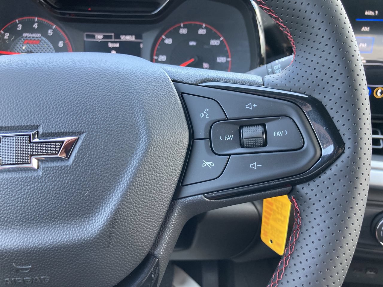 New 2026 Chevrolet Trax RS w/ Sunroof Package FWD image 30
