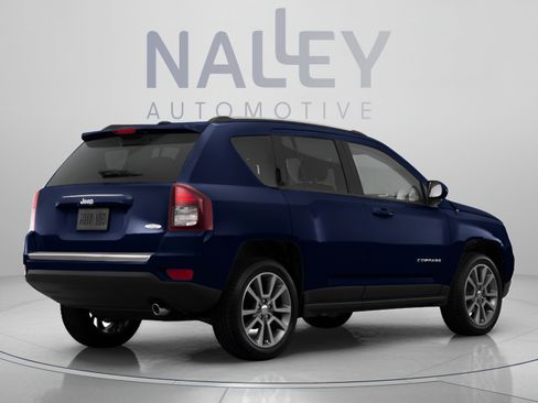 Used 2017 Jeep Compass Latitude w/ Popular Equipment Group FWD image 3