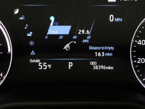 Used 2023 Toyota Sienna Limited image 44