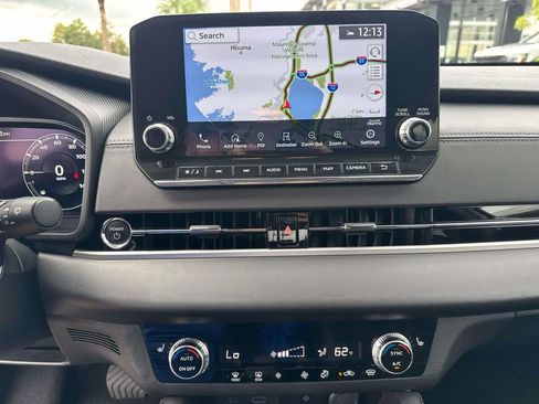 Used 2024 Mitsubishi Outlander 4WD Plug-In Hybrid image 24