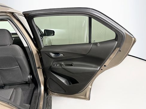 Used 2018 Chevrolet Equinox LT image 30