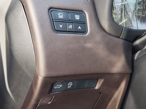 Used 2023 Lexus LX 600 4WD w/ Luxury Package image 26