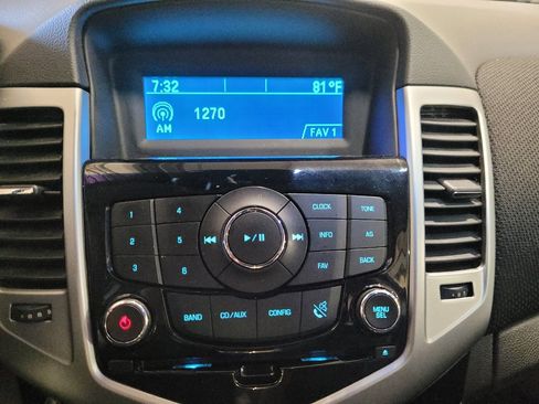 Used 2015 Chevrolet Cruze LT FWD image 25