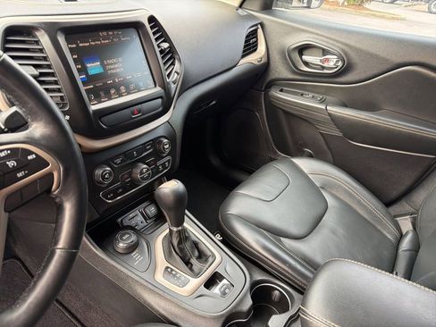 Used 2016 Jeep Cherokee Limited image 31