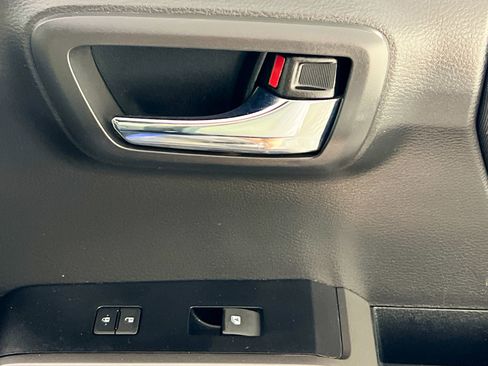 Used 2022 Toyota Tacoma TRD Off-Road image 32