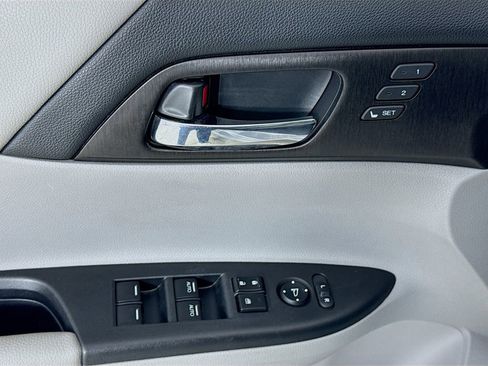 Used 2013 Honda Accord EX-L image 22