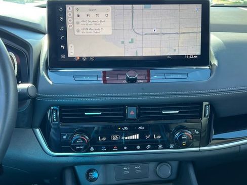Certified 2024 Nissan Rogue SL w/ SL Premium Package FWD image 17