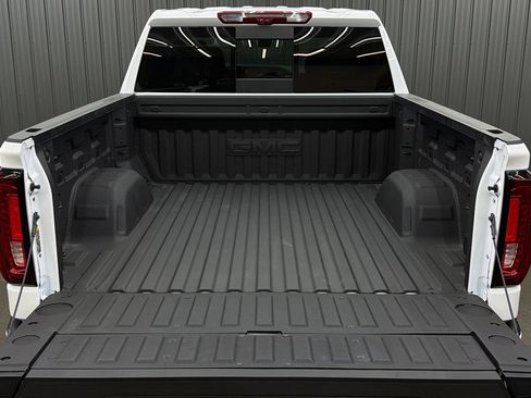 Used 2026 GMC Sierra 1500 AT4 w/ AT4 Premium Package AWD/4WD image 17