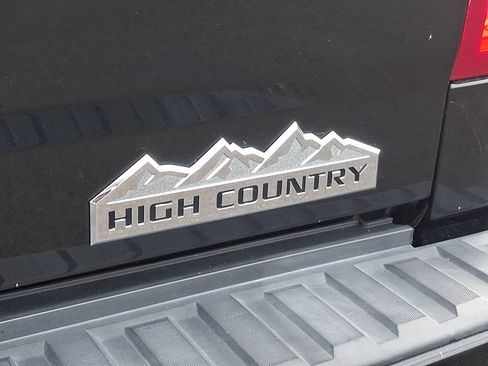Used 2018 Chevrolet Silverado 1500 High Country AWD/4WD image 33