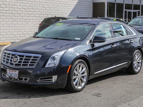 Used 2013 Cadillac XTS Luxury image 3