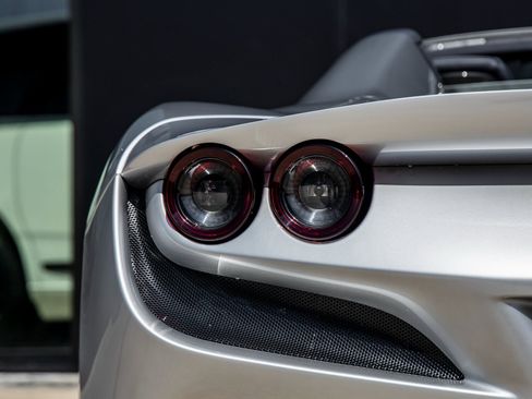 Used 2022 Ferrari F8 Tributo image 13