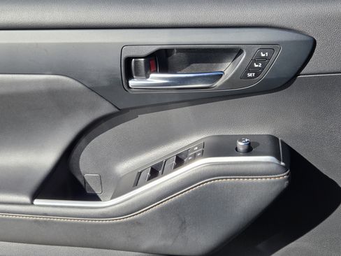 Used 2022 Toyota Highlander Bronze Edition image 28