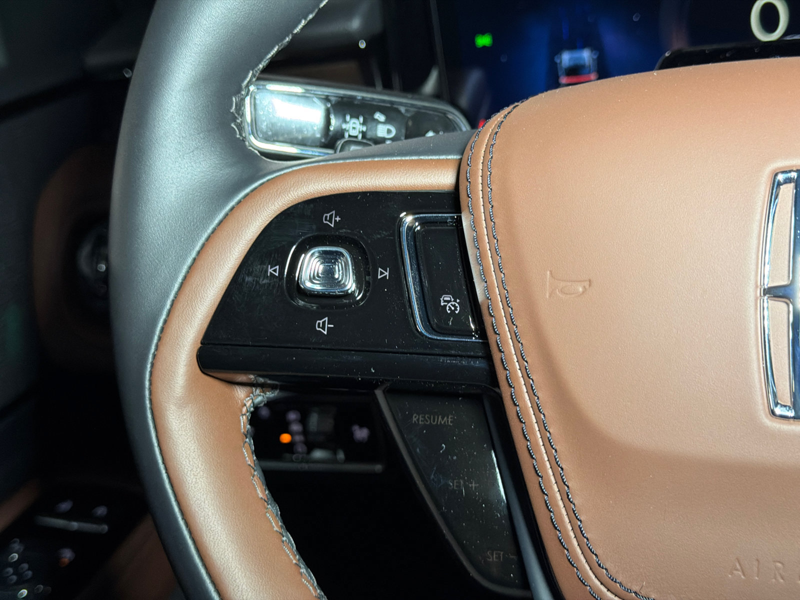 New 2027 Lincoln Aviator Reserve w/ Jet Appearance Package AWD/4WD image 25