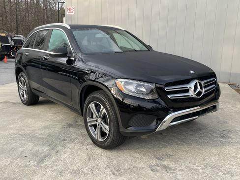 Used 2017 Mercedes-Benz GLC 300 4MATIC image 4