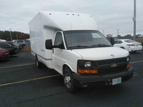 Used 2015 Chevrolet Express 3500 Extended w/ Smoker's Package image 5