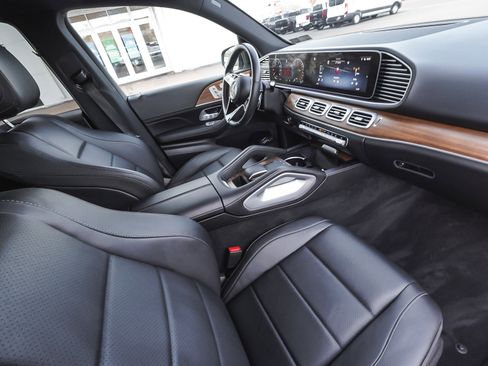 Used 2025 Mercedes-Benz GLE 450e 4MATIC w/ AMG Line Exterior image 43