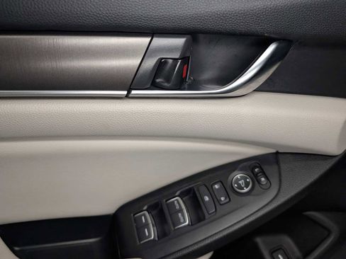Used 2018 Honda Accord LX image 33