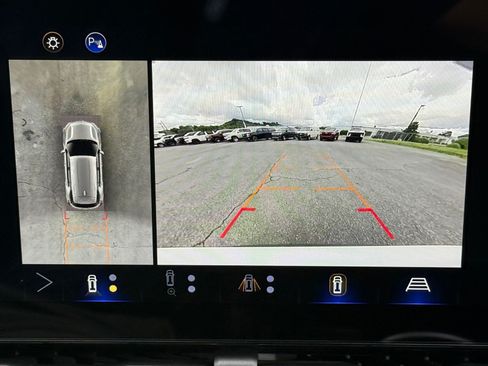 Used 2025 Chevrolet Equinox LT w/ Convenience Package II FWD image 20