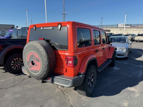 Used 2019 Jeep Wrangler Unlimited Sahara w/ Uconnect 4C Nav & Sound Group image 5
