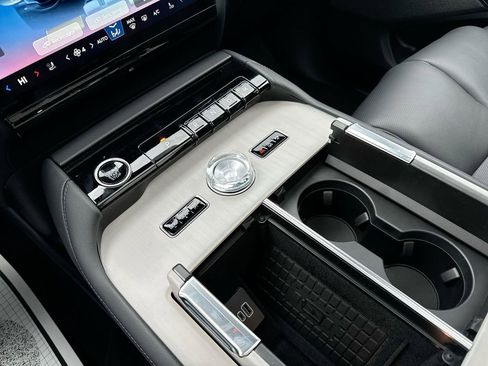 New 2025 Lincoln Navigator L Reserve w/ Jet Appearance Package image 21