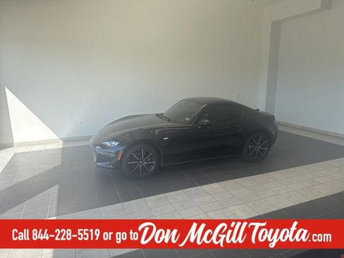 Used 2025 MAZDA MX-5 Miata RF Grand Touring image 2