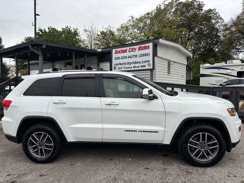 Used 2019 Jeep Grand Cherokee Limited AWD/4WD image 2