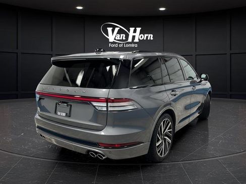 Used 2025 Lincoln Aviator Black Label w/ Jet Appearance Package AWD/4WD image 7