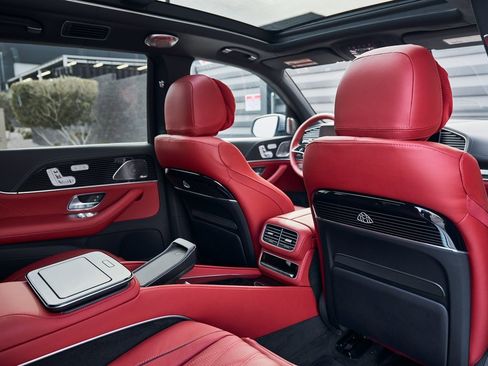 Used 2026 Mercedes-Benz Maybach GLS 600 4MATIC image 46