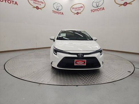 Used 2026 Toyota Corolla LE image 4