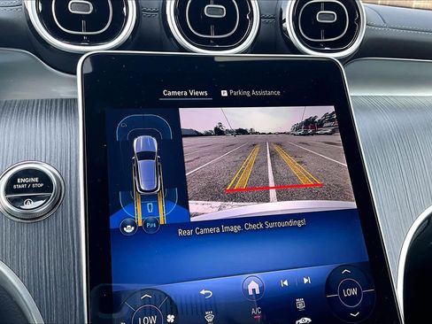 Used 2025 Mercedes-Benz GLC 300 image 27