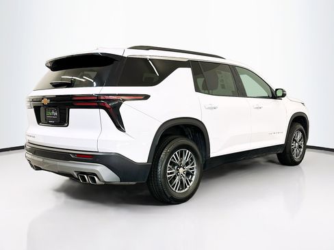 Used 2025 Chevrolet Traverse LT image 9