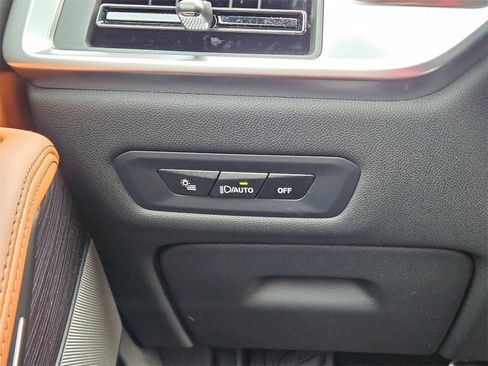 New 2026 BMW X5 xDrive40i w/ M Sport Package image 19