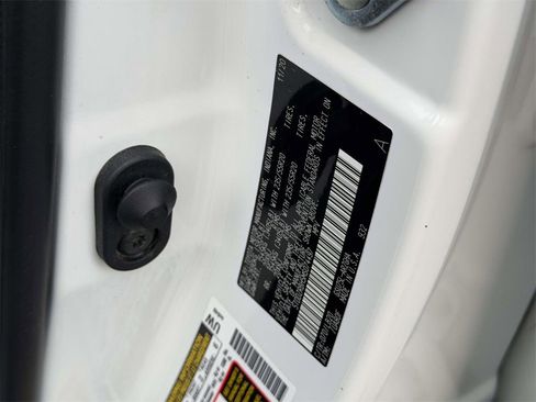 Used 2021 Toyota Highlander Limited image 27