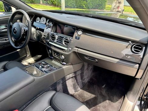 Used 2019 Rolls-Royce Ghost RWD image 22
