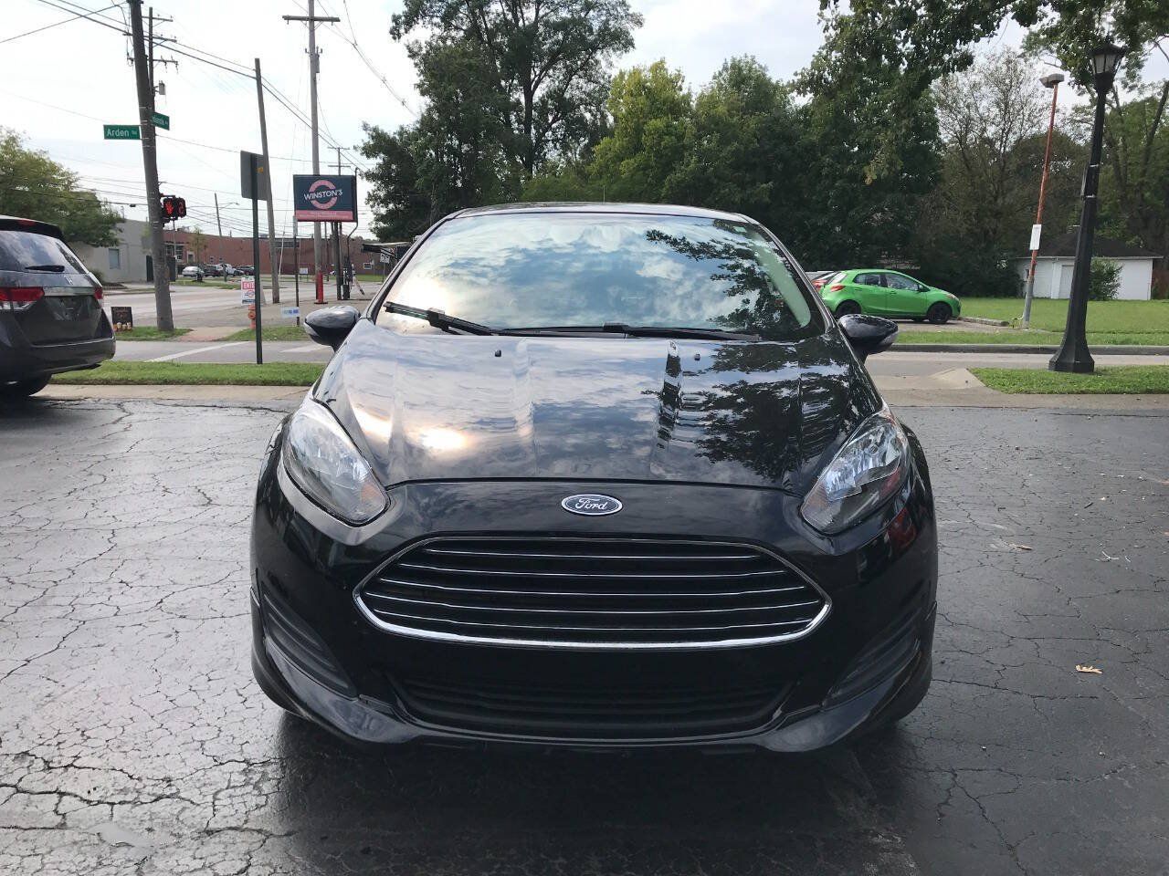 Used 2016 Ford Fiesta SE w/ Cold Weather Package FWD image 3