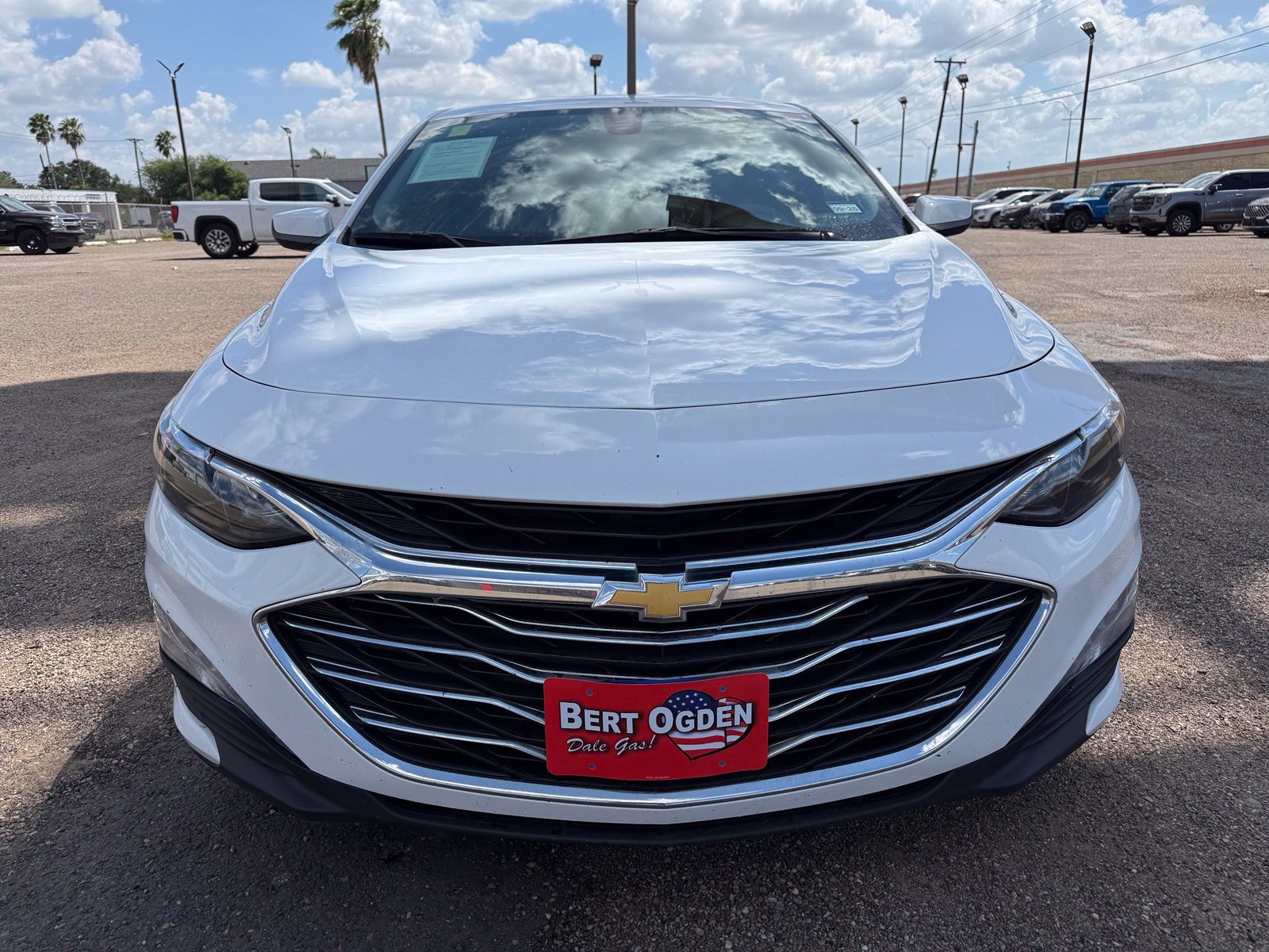 Used 2022 Chevrolet Malibu LT FWD image 2