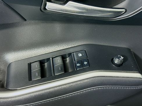 Used 2020 Toyota Highlander XLE image 24