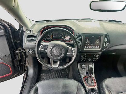 Used 2018 Jeep Compass Trailhawk w/ Leather Interior Group AWD/4WD image 21