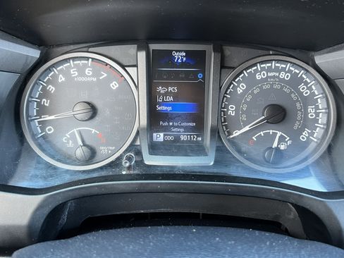 Used 2019 Toyota Tacoma TRD Sport w/ Technology Package AWD/4WD image 29