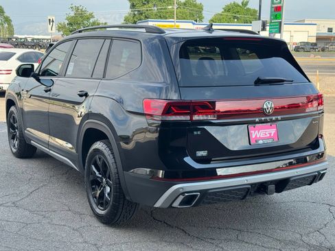 Used 2024 Volkswagen Atlas Peak Edition SE AWD/4WD image 8