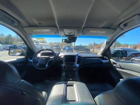 Used 2018 Chevrolet Suburban LT image 22