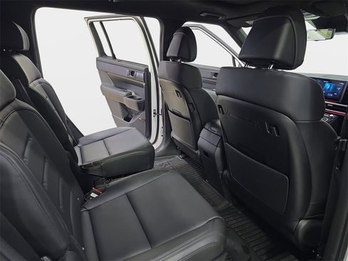 Used 2025 Hyundai Santa Fe Calligraphy image 13