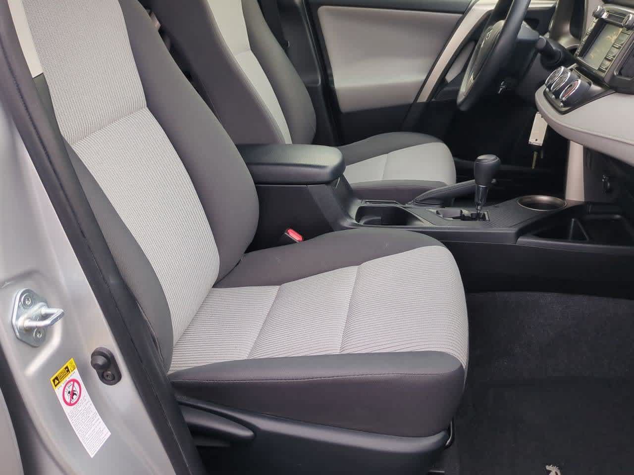 Used 2015 Toyota RAV4 LE AWD/4WD image 20