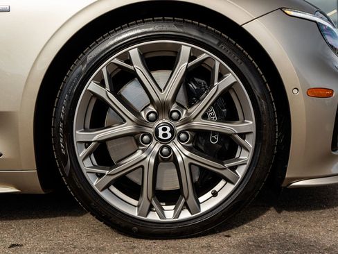 Used 2025 Bentley Continental GT Speed image 16