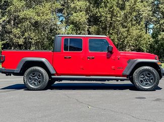 Used 2021 Jeep Gladiator Sport w/ Trailer Tow Package AWD/4WD video 3