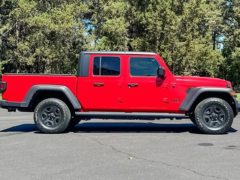 Used 2021 Jeep Gladiator Sport w/ Trailer Tow Package AWD/4WD image 3