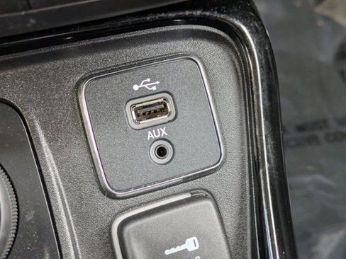 Used 2018 Jeep Compass Limited w/ Navigation Group image 20