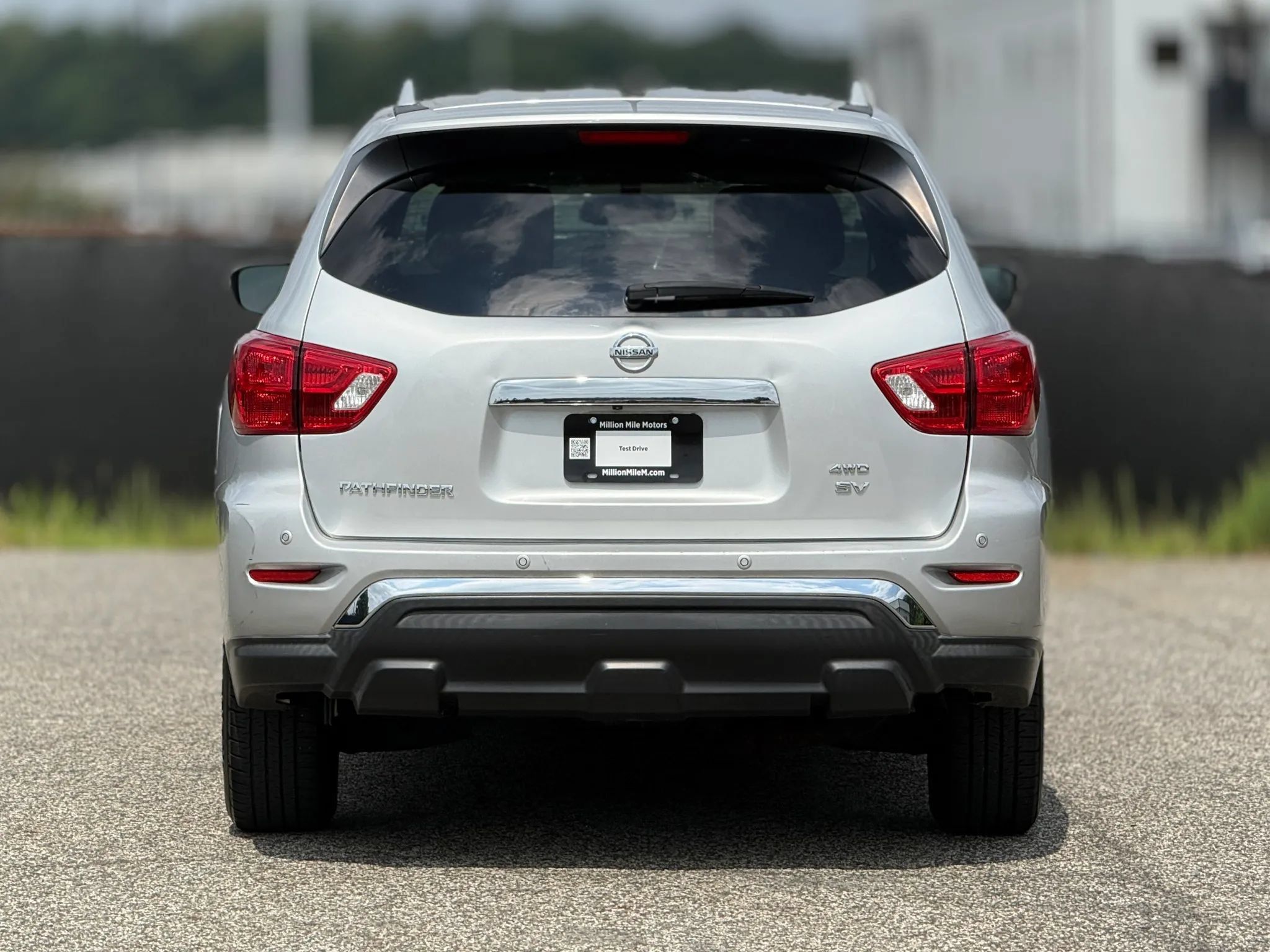 Used 2018 Nissan Pathfinder SV AWD/4WD image 4