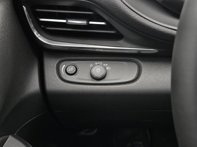 New 2026 Buick Envista Sport Touring w/ Convenience I Package FWD image 18